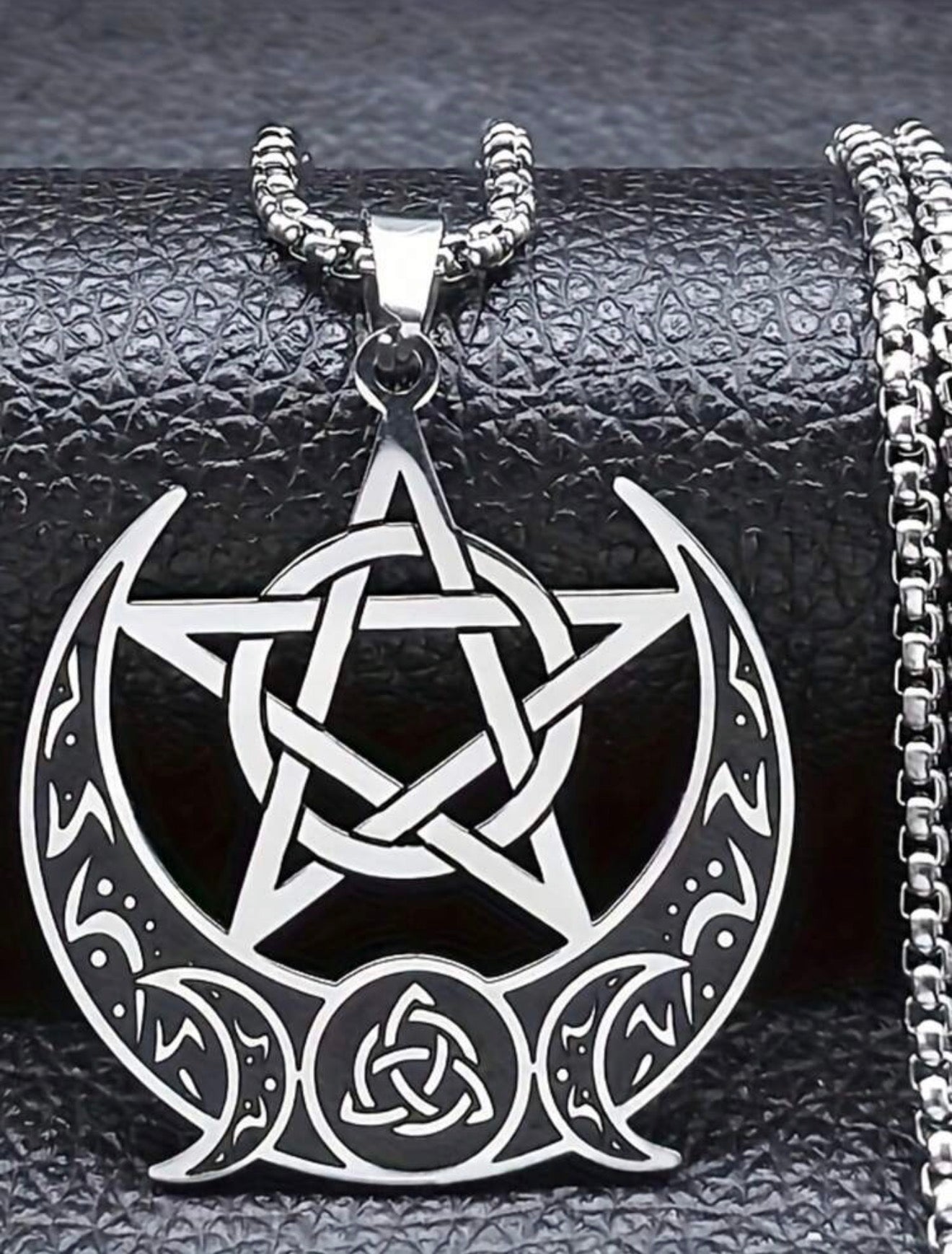 Colar com Pentagrama e Triquetra