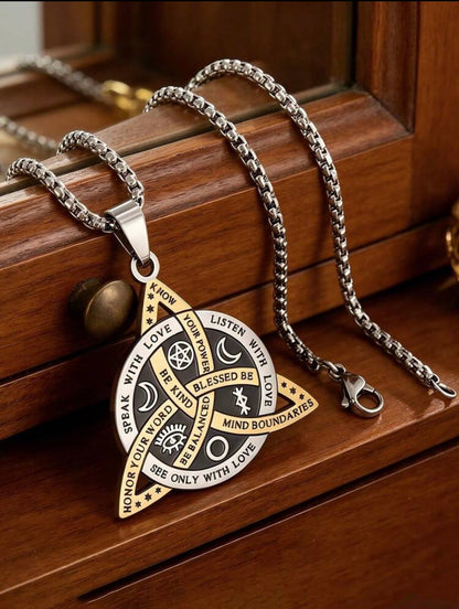 Colar com triquetra e mensagens inspiradoras