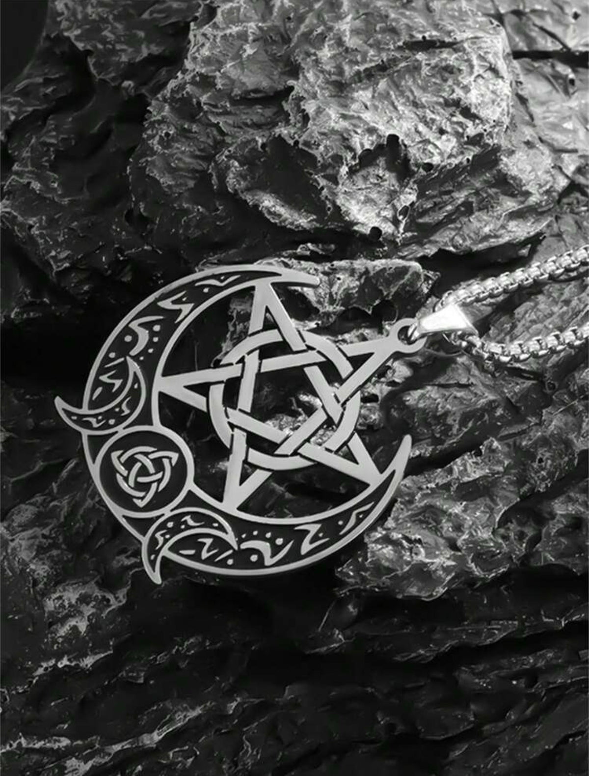 Colar com Pentagrama e Triquetra