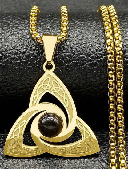 Colar  com triquetra e pedra Olho de Tigre