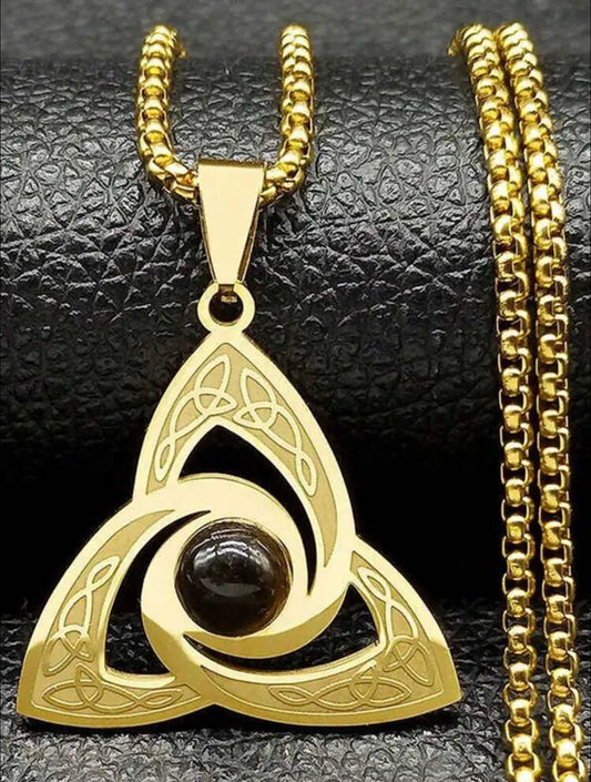 Colar  com triquetra e pedra Olho de Tigre