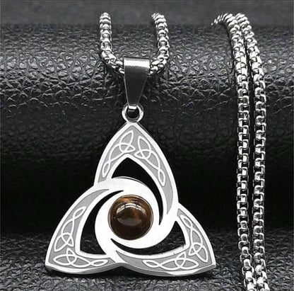 Colar  com triquetra e pedra Olho de Tigre